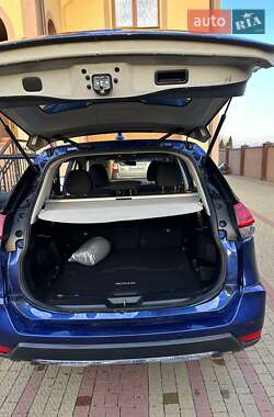 Позашляховик / Кросовер Nissan Rogue 2016 в Івано-Франківську