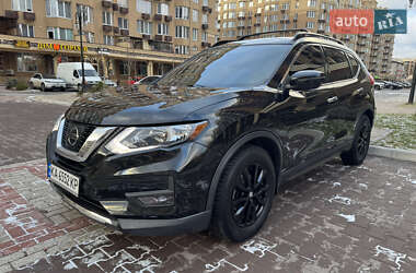 Внедорожник / Кроссовер Nissan Rogue 2017 в Киеве