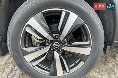 Внедорожник / Кроссовер Nissan Rogue 2022 в 