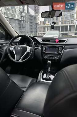 Позашляховик / Кросовер Nissan Rogue 2015 в 
