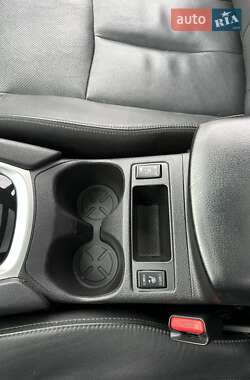 Позашляховик / Кросовер Nissan Rogue 2015 в 