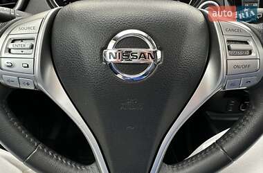 Позашляховик / Кросовер Nissan Rogue 2015 в 