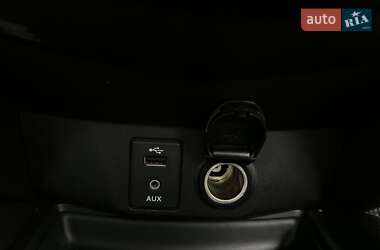 Позашляховик / Кросовер Nissan Rogue 2015 в 