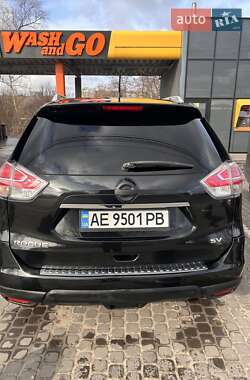 Позашляховик / Кросовер Nissan Rogue 2016 в Кам'янському