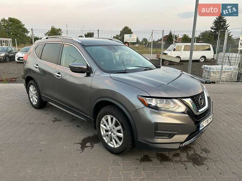 Позашляховик / Кросовер Nissan Rogue 2020 в Нововолинську