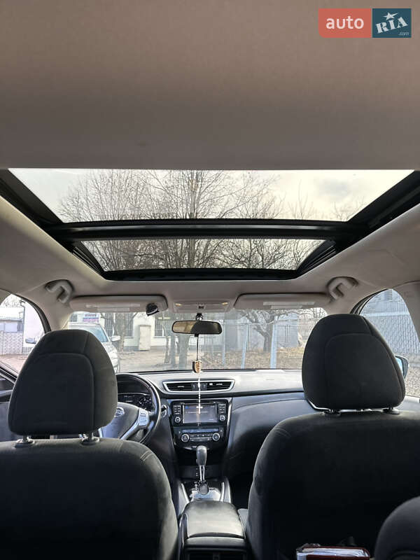 Внедорожник / Кроссовер Nissan Rogue 2015 в Чернигове