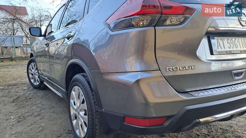 Внедорожник / Кроссовер Nissan Rogue 2018 в Надворной