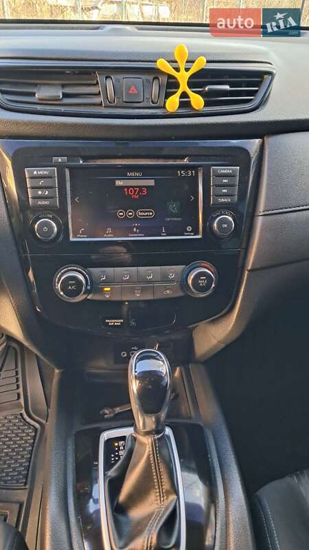 Внедорожник / Кроссовер Nissan Rogue 2018 в Надворной