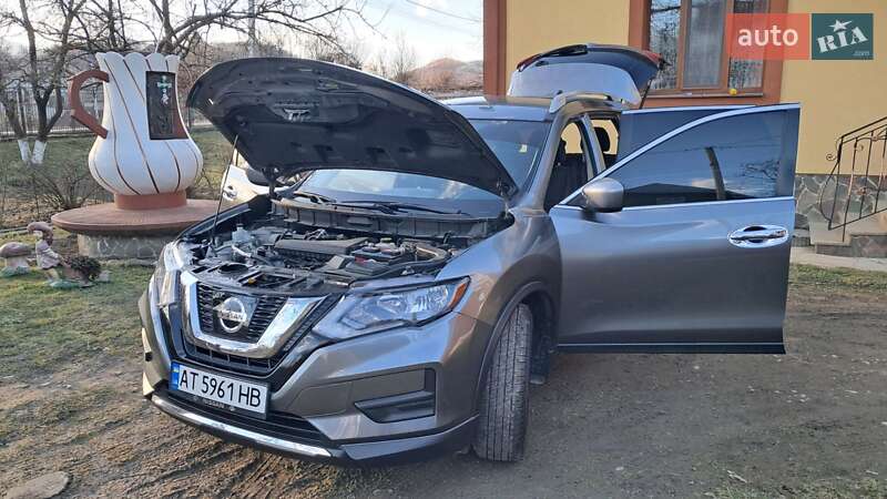 Внедорожник / Кроссовер Nissan Rogue 2018 в Надворной