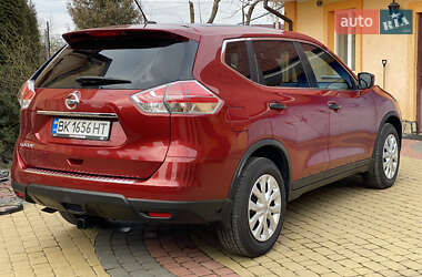 Внедорожник / Кроссовер Nissan Rogue 2016 в Ровно