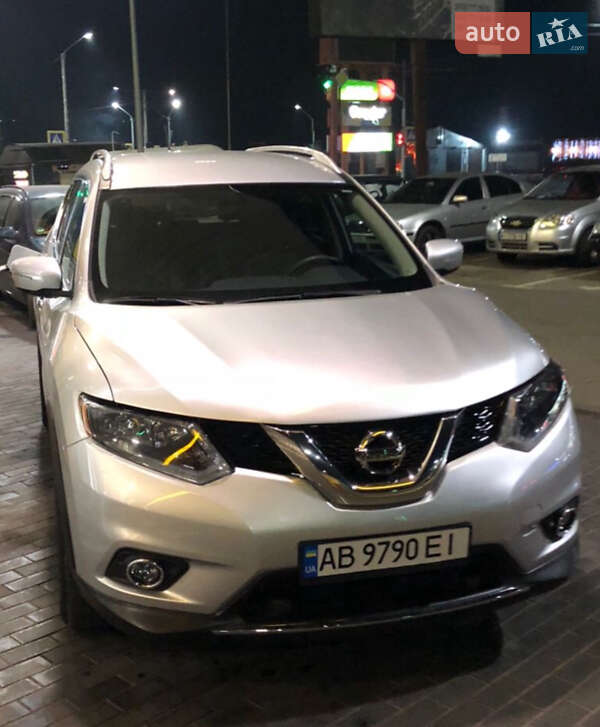 Внедорожник / Кроссовер Nissan Rogue 2015 в Киеве