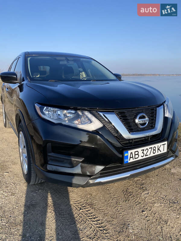Внедорожник / Кроссовер Nissan Rogue 2017 в Зеленодольской