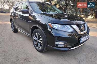 Внедорожник / Кроссовер Nissan Rogue 2017 в Харькове