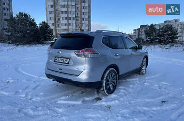 Внедорожник / Кроссовер Nissan Rogue 2014 в 