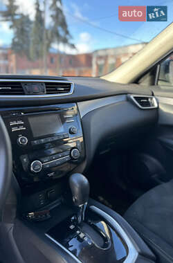 Внедорожник / Кроссовер Nissan Rogue 2015 в 