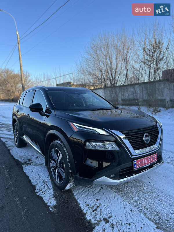 Внедорожник / Кроссовер Nissan Rogue 2022 в Ровно