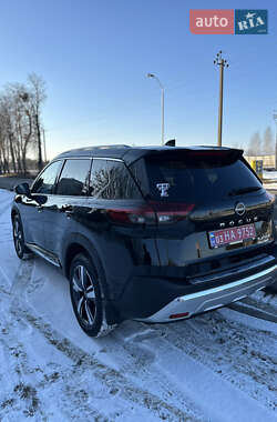 Внедорожник / Кроссовер Nissan Rogue 2022 в Ровно