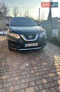 Внедорожник / Кроссовер Nissan Rogue 2018 в 