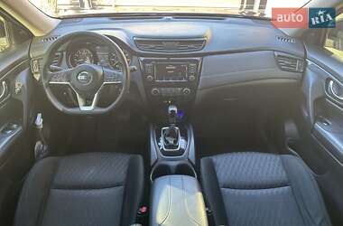 Внедорожник / Кроссовер Nissan Rogue 2018 в 