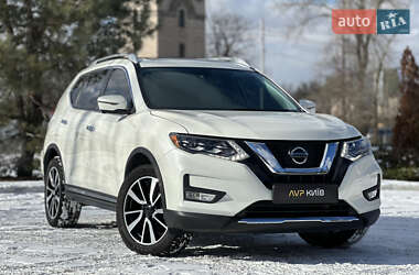 Внедорожник / Кроссовер Nissan Rogue 2018 в 