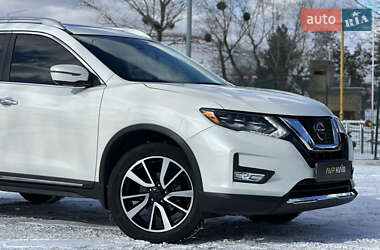 Внедорожник / Кроссовер Nissan Rogue 2018 в 