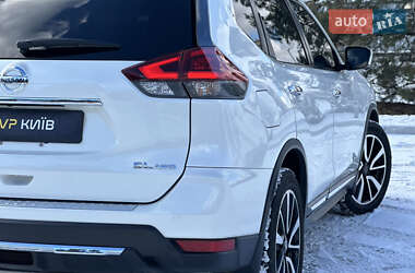 Внедорожник / Кроссовер Nissan Rogue 2018 в 