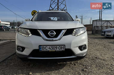 Внедорожник / Кроссовер Nissan Rogue 2016 в Стрые