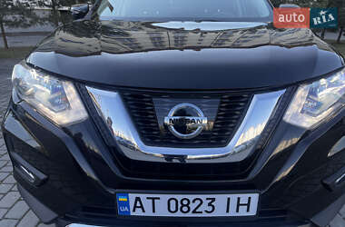 Внедорожник / Кроссовер Nissan Rogue 2019 в 