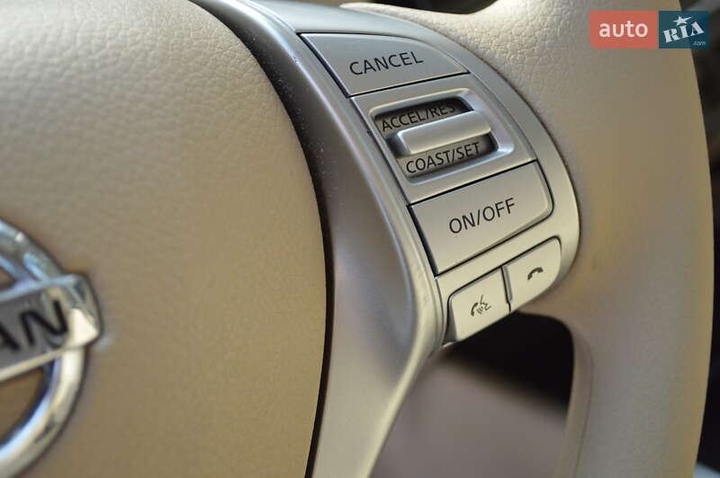 Позашляховик / Кросовер Nissan Rogue 2015 в Києві