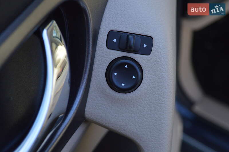 Позашляховик / Кросовер Nissan Rogue 2015 в Києві