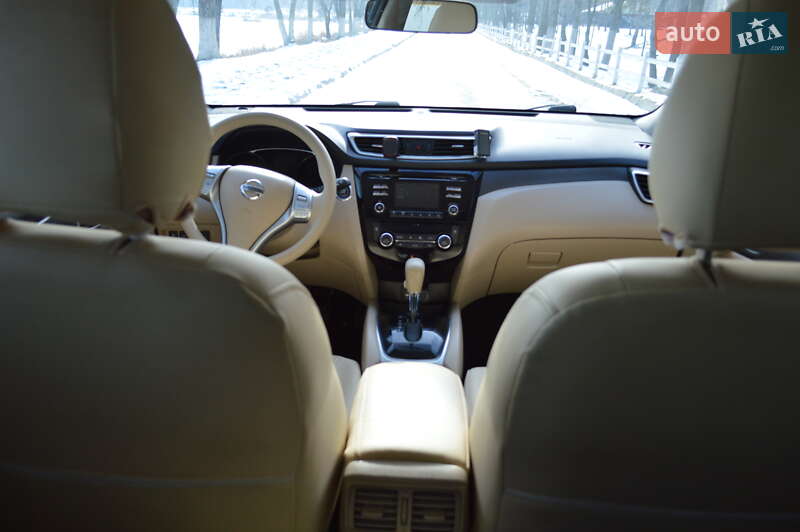 Позашляховик / Кросовер Nissan Rogue 2015 в Києві