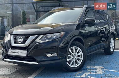 Внедорожник / Кроссовер Nissan Rogue 2018 в 