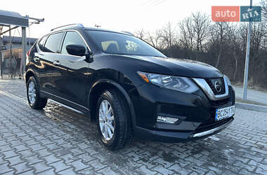 Внедорожник / Кроссовер Nissan Rogue 2017 в Львове