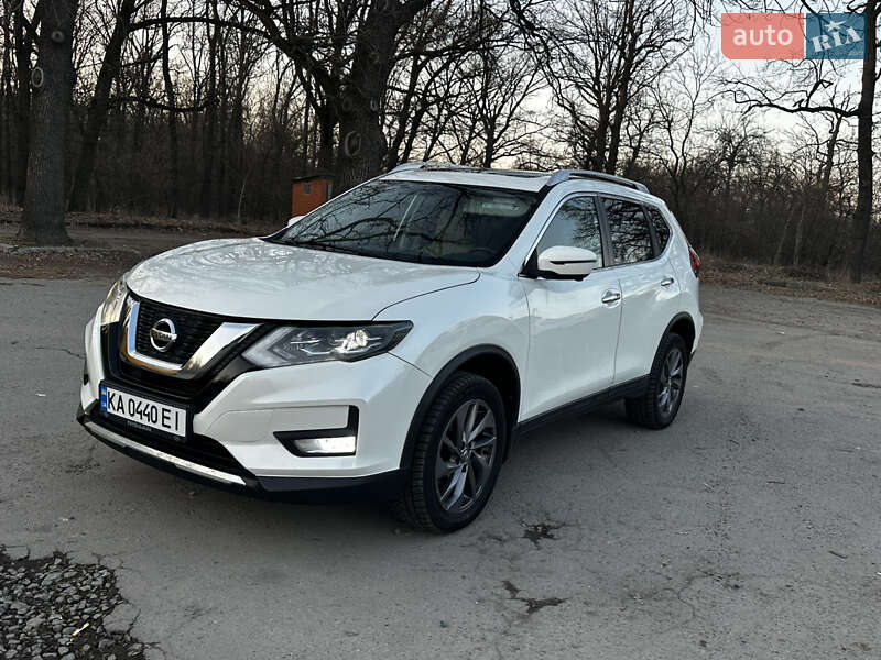 Внедорожник / Кроссовер Nissan Rogue 2016 в Белой Церкви