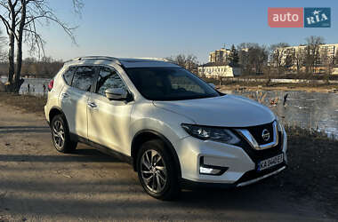 Внедорожник / Кроссовер Nissan Rogue 2016 в Белой Церкви