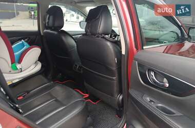 Внедорожник / Кроссовер Nissan Rogue 2015 в 
