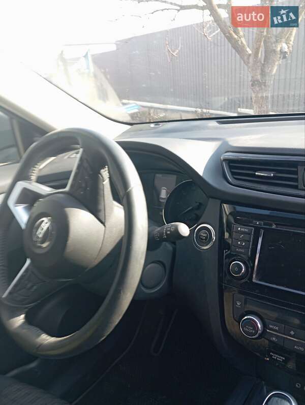 Позашляховик / Кросовер Nissan Rogue 2017 в Ковелі