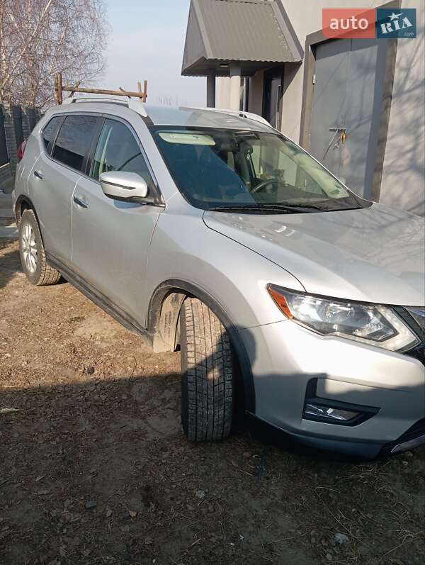 Позашляховик / Кросовер Nissan Rogue 2017 в Ковелі