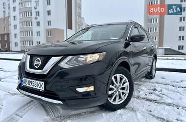 Позашляховик / Кросовер Nissan Rogue 2017 в Вінниці