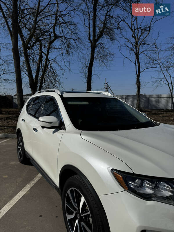 Внедорожник / Кроссовер Nissan Rogue 2018 в Виннице