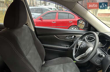 Внедорожник / Кроссовер Nissan Rogue 2014 в 
