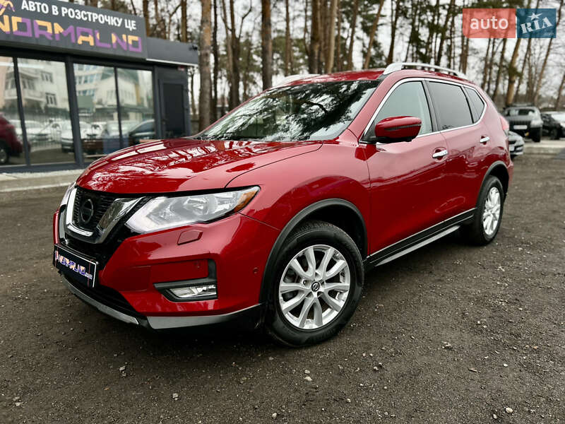 Позашляховик / Кросовер Nissan Rogue 2017 в Києві