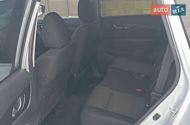 Внедорожник / Кроссовер Nissan Rogue 2017 в 