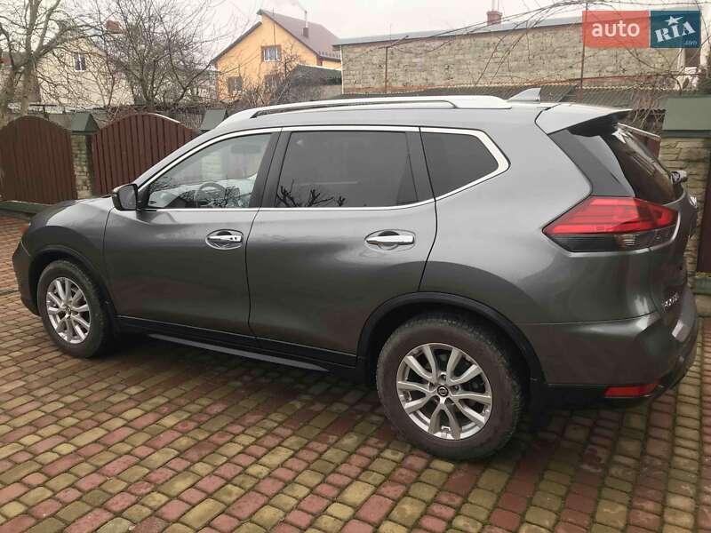 Внедорожник / Кроссовер Nissan Rogue 2016 в Жовкве