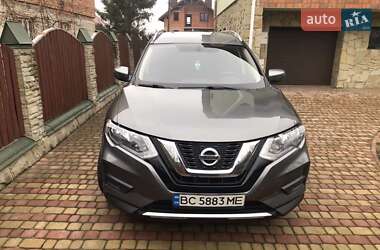 Позашляховик / Кросовер Nissan Rogue 2016 в Жовкві