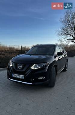 Позашляховик / Кросовер Nissan Rogue 2017 в Тернополі