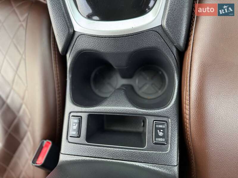 Внедорожник / Кроссовер Nissan Rogue 2016 в Одессе