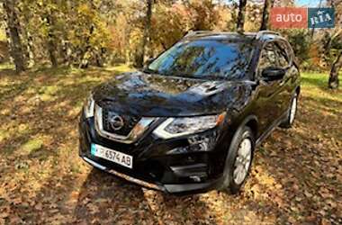 Внедорожник / Кроссовер Nissan Rogue 2018 в Запорожье