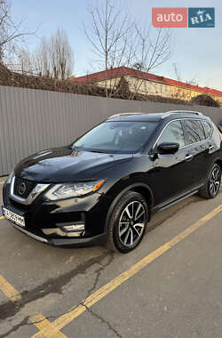 Внедорожник / Кроссовер Nissan Rogue 2017 в 
