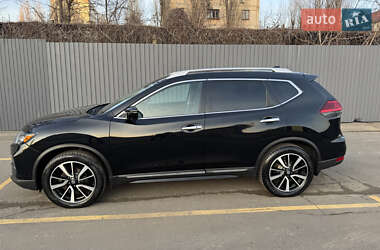 Внедорожник / Кроссовер Nissan Rogue 2017 в 